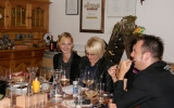 Ralf, Christine und Martina bei der Weindegustation in der Weinremise